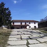 Cascina Sant'elena 3* Bubbio